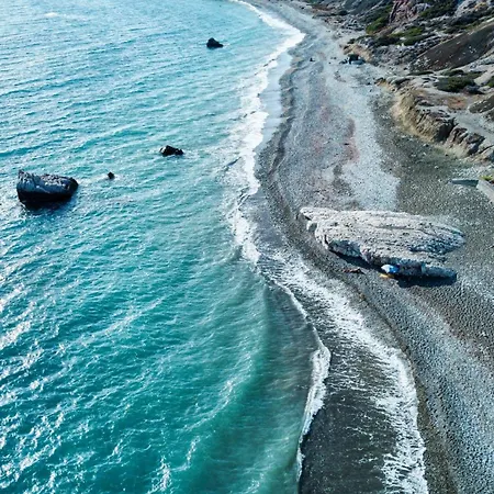 Faros Seabreeze 1b, Pool, Seaside, Apartamento Pafos