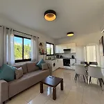 Faros Seabreeze 1b, Pool, Seaside, Apartment Paphos
