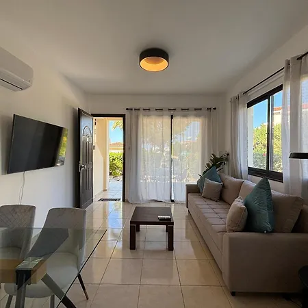 Faros Seabreeze 1br, Pool, Seaside,