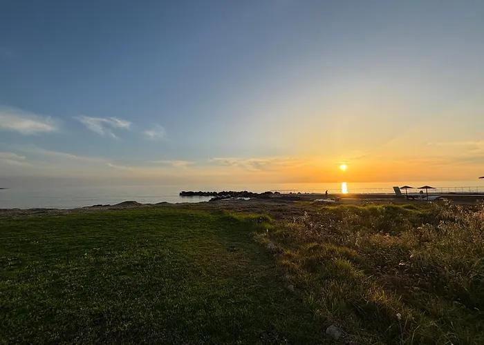 Apartamento Faros Seabreeze 1b, Pool, Seaside,