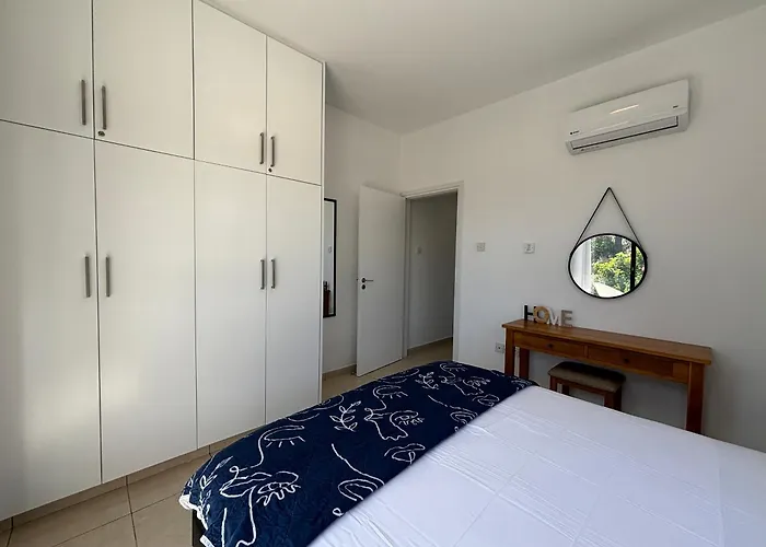 Apartamento Faros Seabreeze 1b, Pool, Seaside,