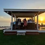 아파트 Faros Seabreeze 1br, Pool, Seaside, *