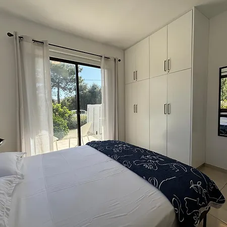 Faros Seabreeze 1b, Pool, Seaside, Апартаменты Пафос