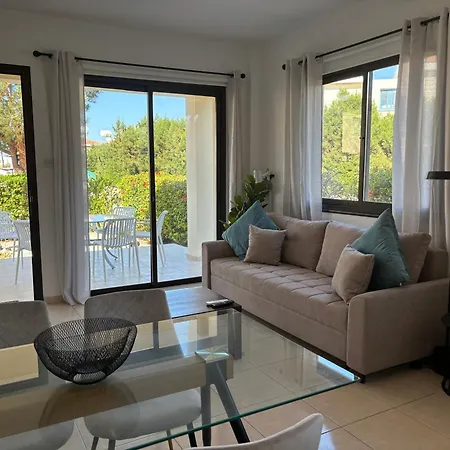 Faros Seabreeze 1br, Pool, Seaside, * Paphos