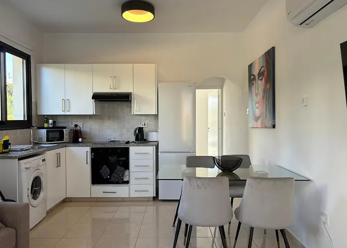 Faros Seabreeze 1b, Pool, Seaside, Paphos